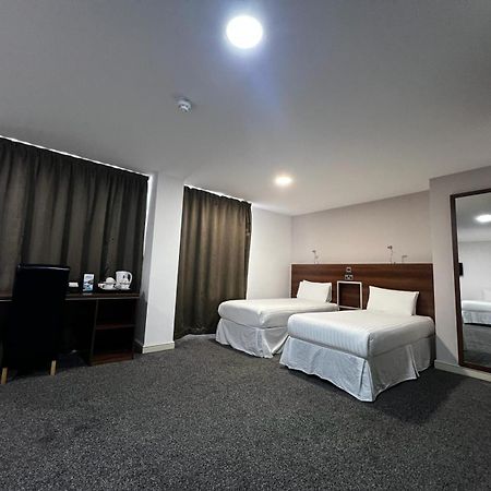 Ox Hotel Manchester Swinton  Buitenkant foto