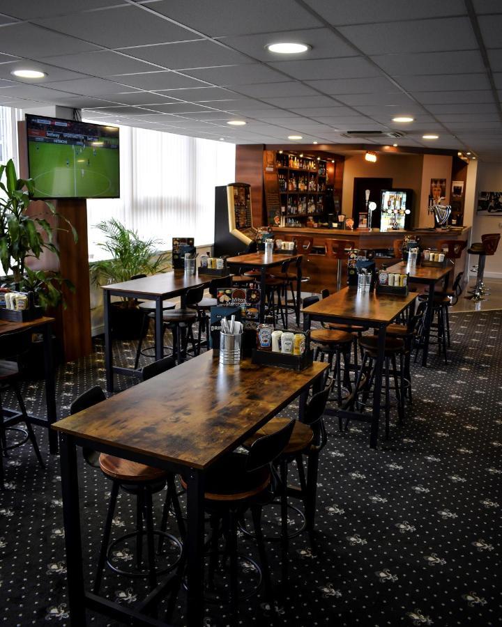Ox Hotel Manchester Swinton  Buitenkant foto