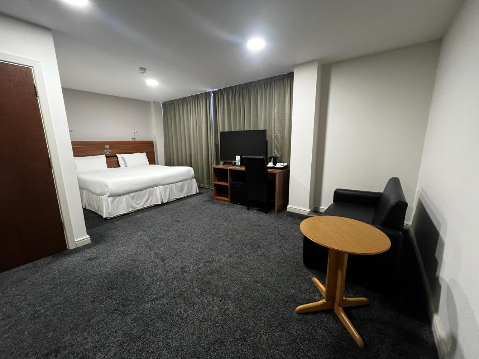 Ox Hotel Manchester Swinton  Buitenkant foto