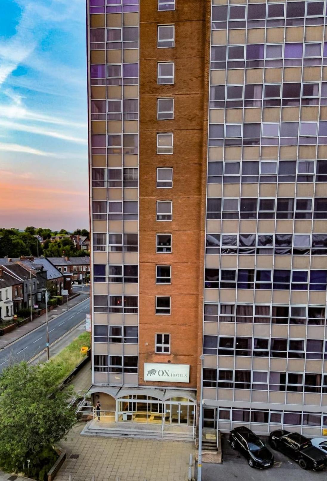 Ox Hotel Manchester Swinton  Buitenkant foto