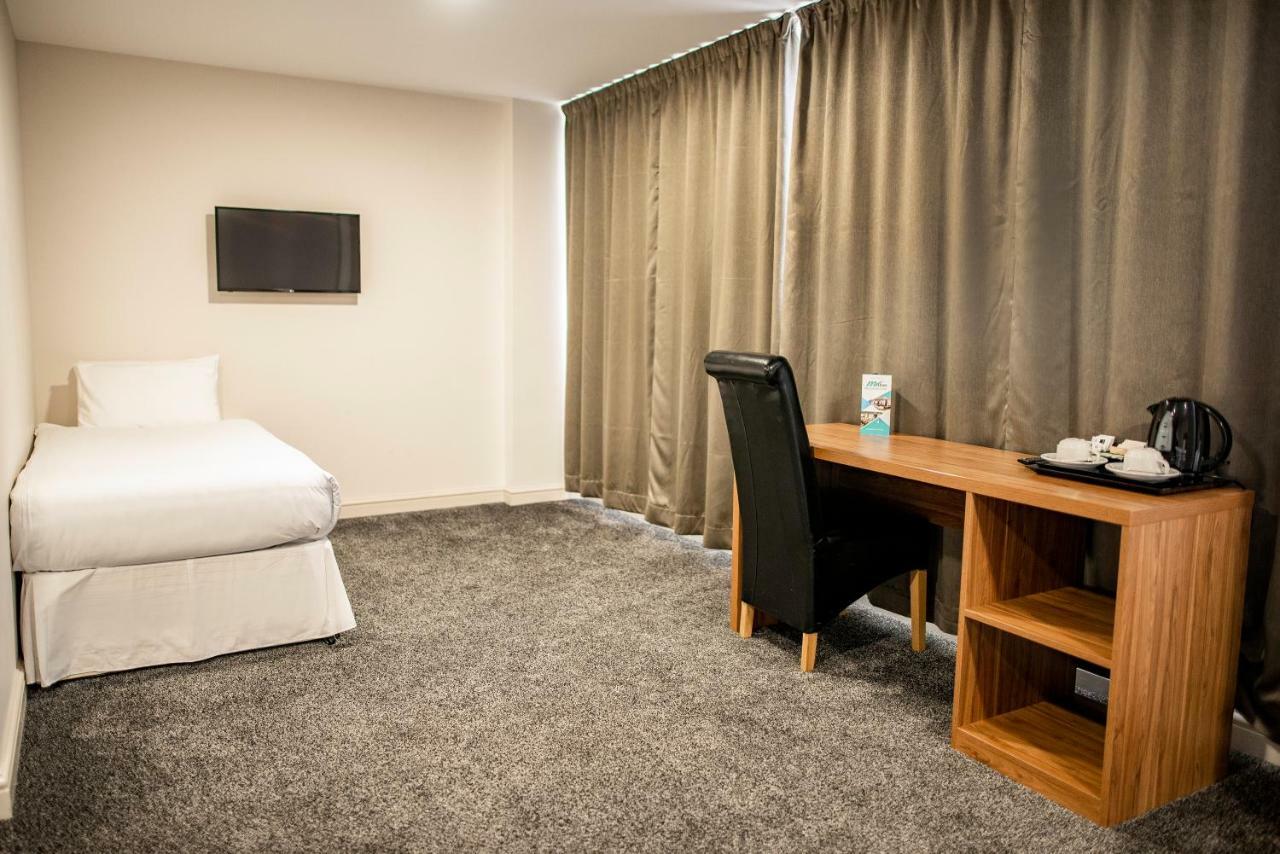 Ox Hotel Manchester Swinton  Buitenkant foto